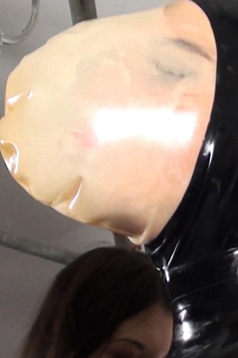 12P Deux filles sexy adorent être à couper le souffle