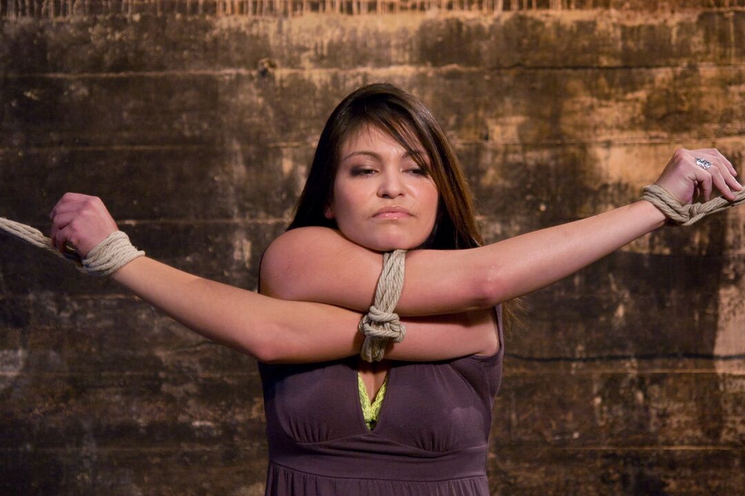 21P atada a Thea Marie