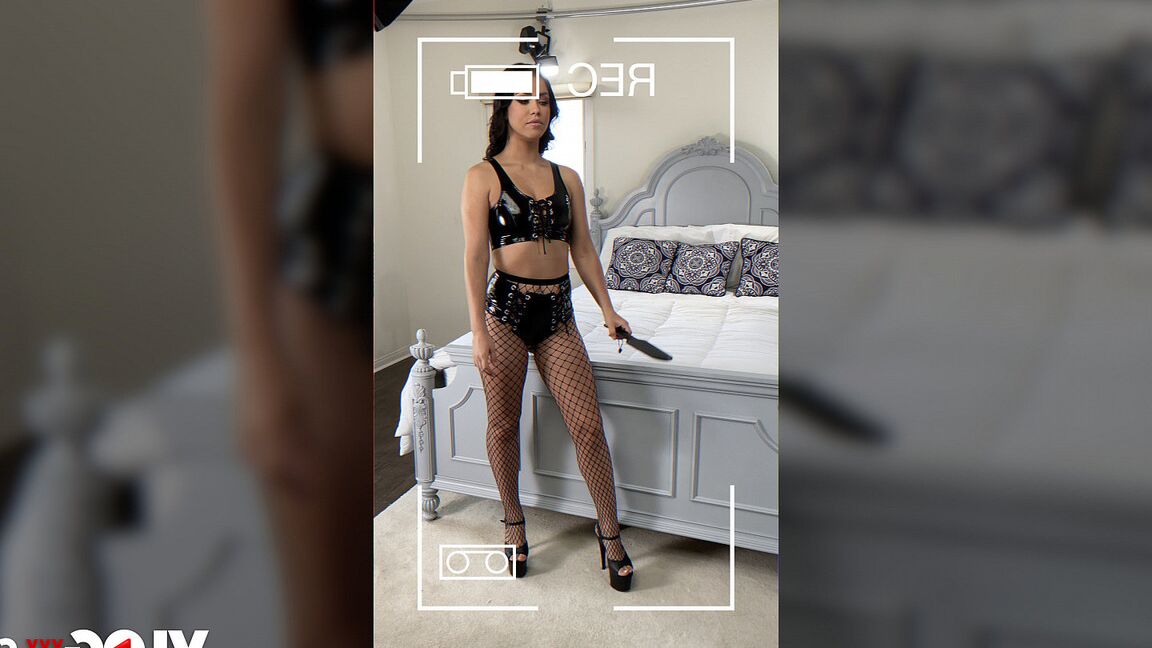 15P A adolescente latina Alina Lopez modela nua antes do sexo com seu fotógrafo