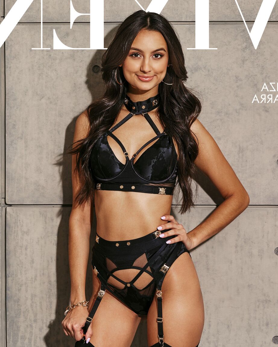 21P Vixen Eliza Ibarra, Mick Blue