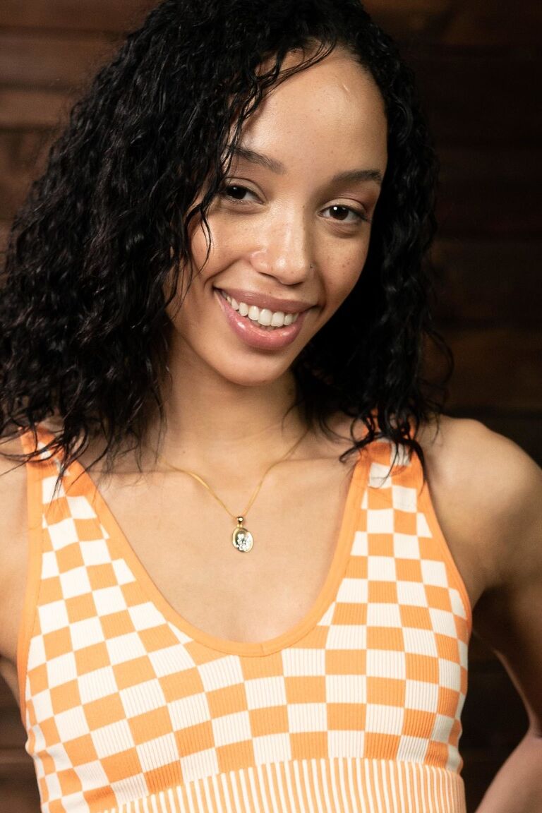 21P Device Bondage Alexis Tae