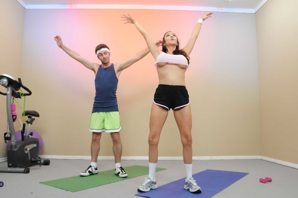 21P Hot classy MILF with big tits Ariella Ferrera banged by her workout instructor