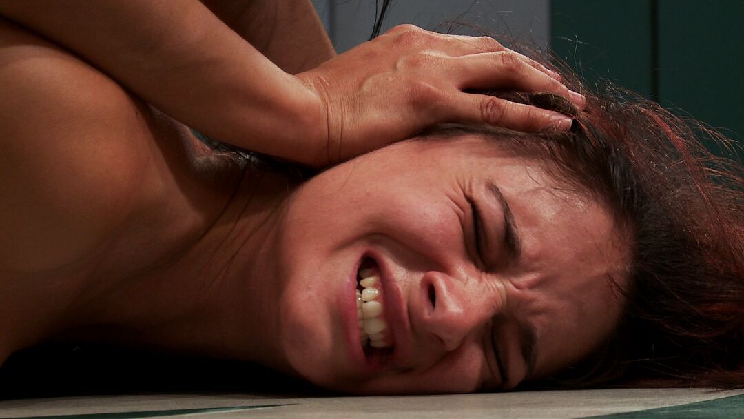 21P Ultimate Surrender Beretta James, Sheena Ryder