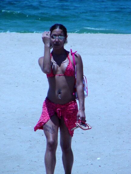 16P Hermosa transexual latina Amanda a la que un hombre le chupa la polla