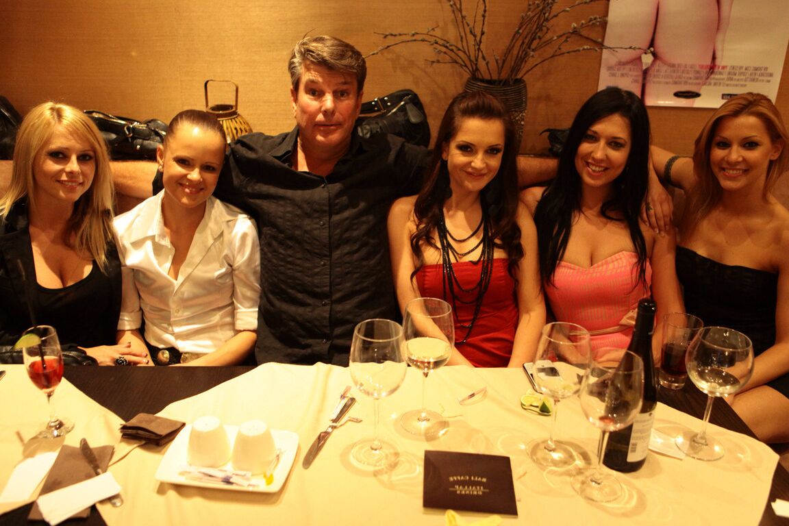 21P Viv Thomas Blue Angel, Cindy Hope