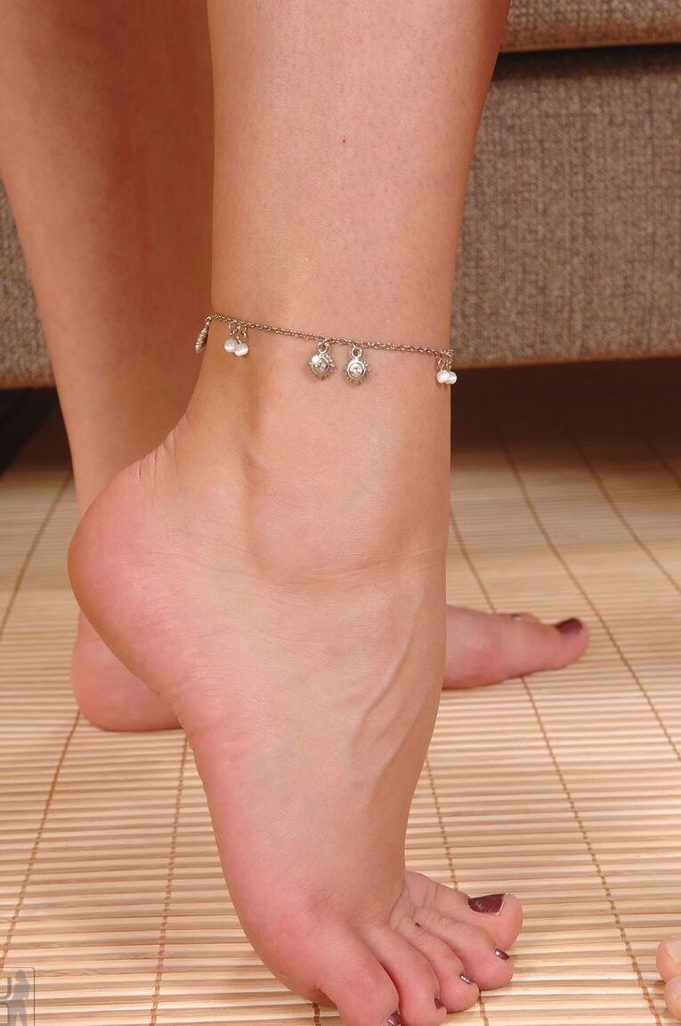 21P Piernas y pies calientes Jasmin, Katalin K, Zafira