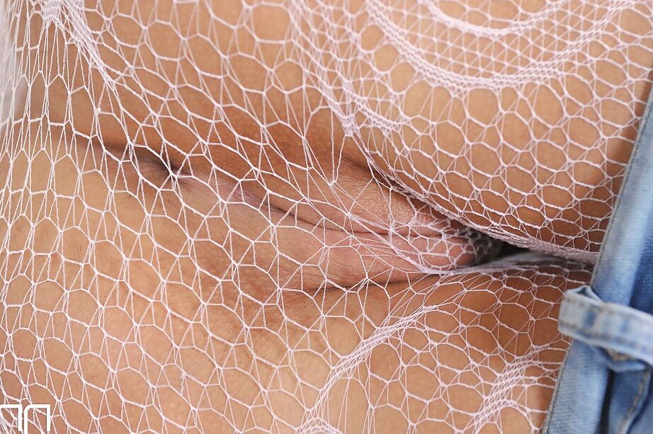 16P Escena de fetichismo de pies con una increíble nena de piernas largas Melena Maria