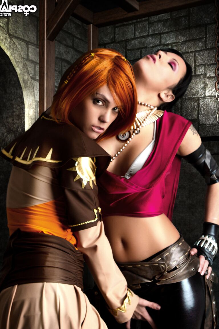 12P Leliana, Morrigan Dragon Age cosplay nu