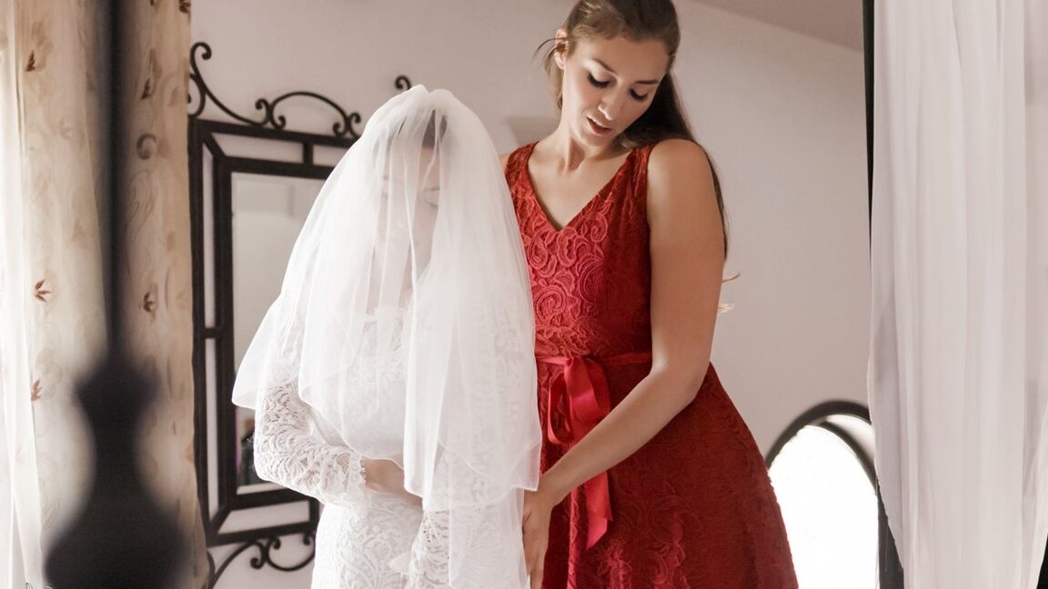 15P A nova noiva faz um trio lésbico com as amigas no dia do casamento