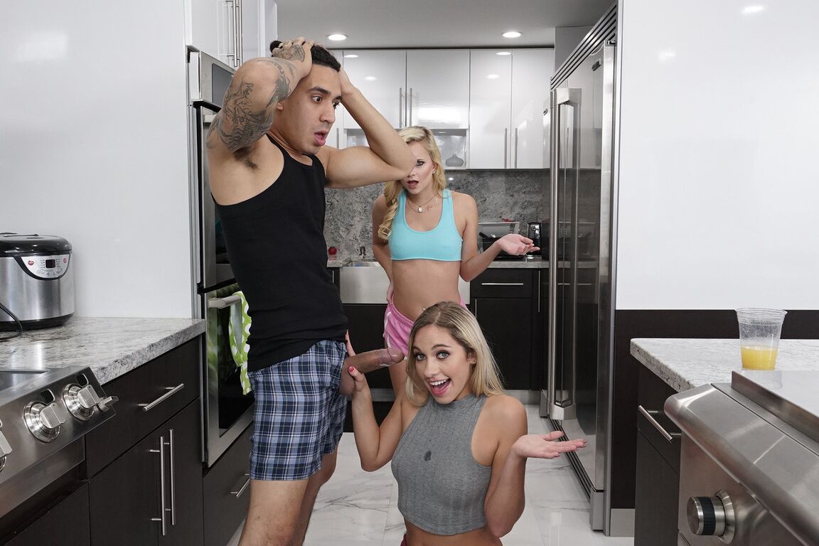 17P Blondie Khloe Capri chupa o pau do meio-irmão e gosta de sexo lesbo com Riley