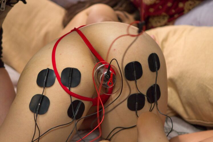 13P A lesbian threesome takes a kinky twist during electro play