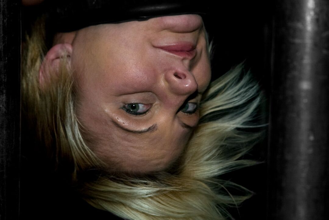 21P Device Bondage Claire Adams, Vendetta