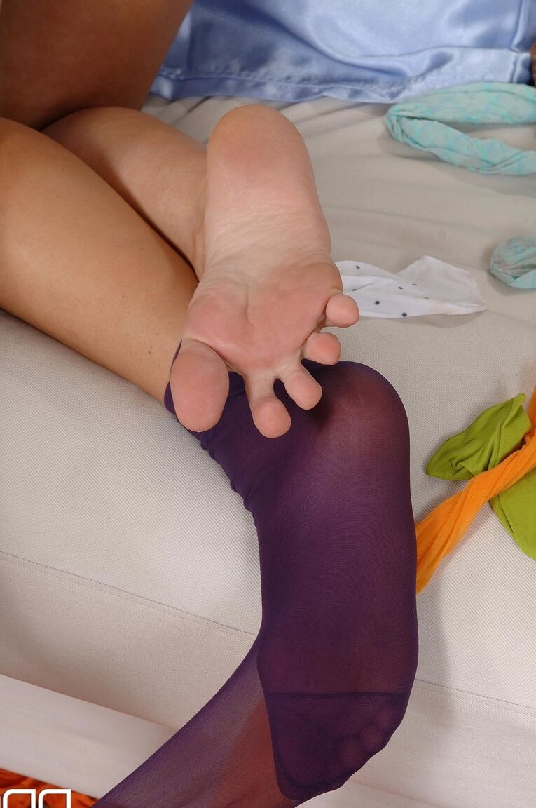 21P Jambes et pieds chauds Abbie Cat, Nikita