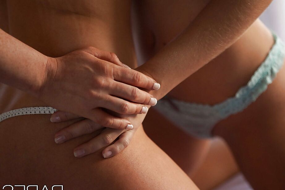 16P Sensuous lesbians with sexy bodies licking and fingering each other's cunts