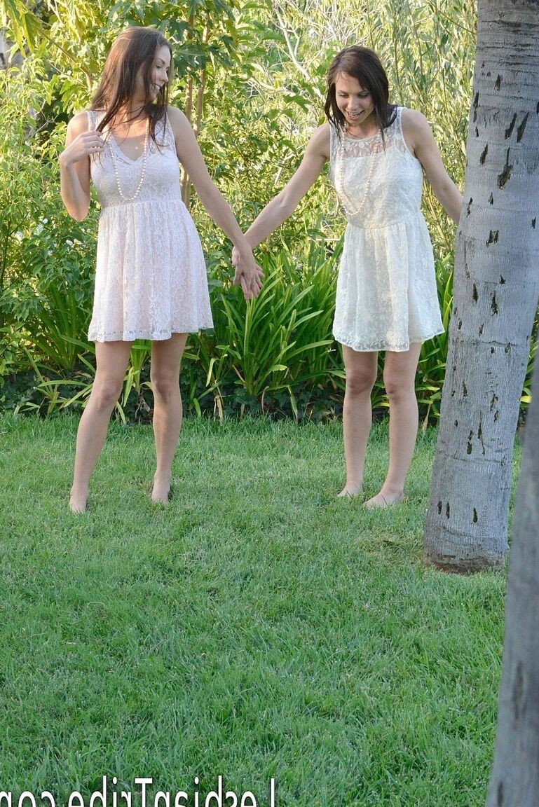 21P Tribu lesbienne Aidra Fox, Madi Meadows