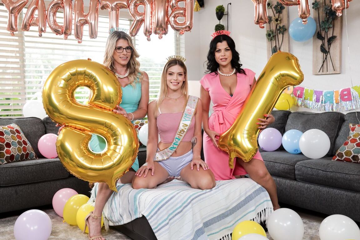 21P Temps adulte Cory Chase, Leah Lee, Nadia White