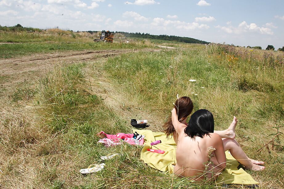 16P Douces adolescentes lesbiennes Jenny G