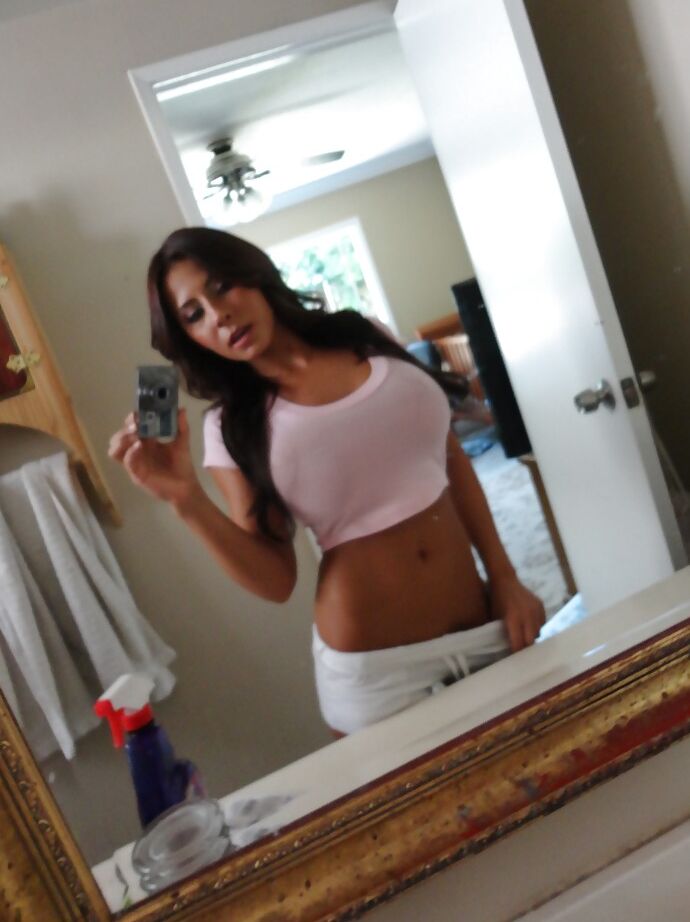 16P La tetona Samantha Madison descubriendo los placeres lésbicos con su amiga