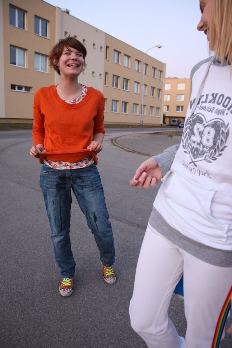 21P Club Seventeen Lucie K, Sandra Z