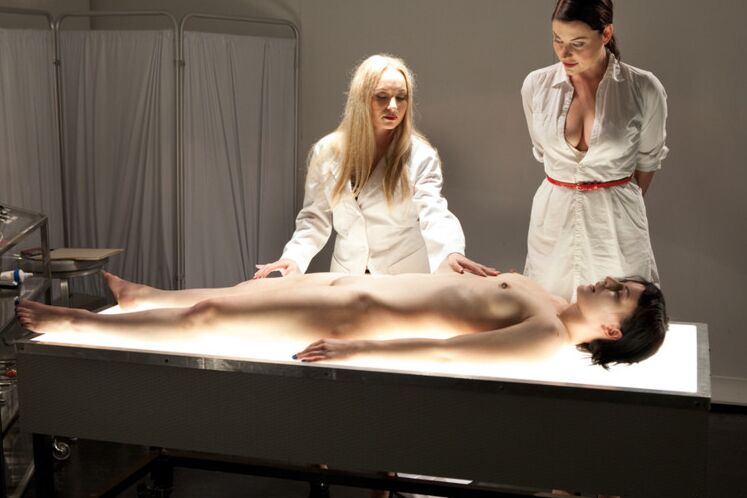 12P Enjoy this retelling of a Halloween favorite with an Electrosluts twist with