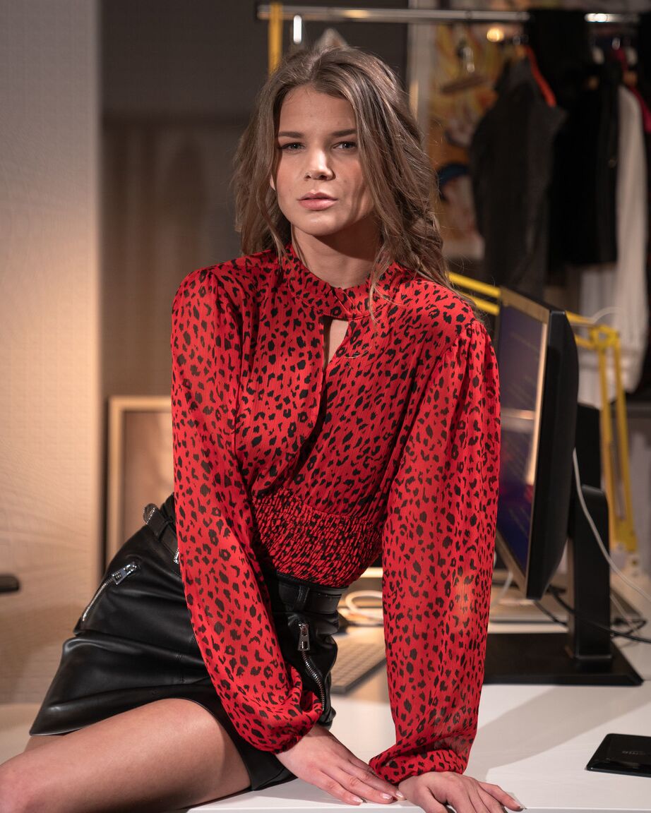 21P Straplez Sarah Kay