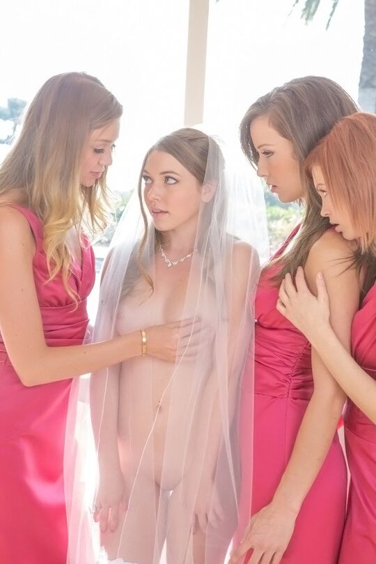16P Casamento lésbico se transforma em um quarteto só de garotas na recepção
