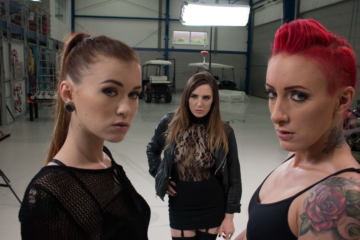 21P Anjo Maligno Anjo Longo, Misha Cross, Samantha Bentley
