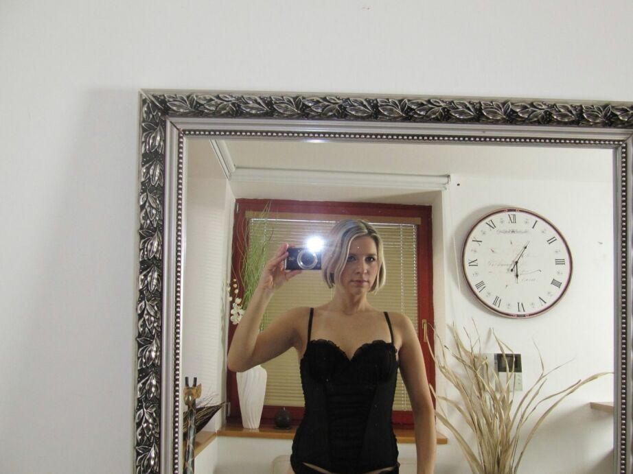 16P Blonde babe in lingerie Bianca Ferrero stripping in front of the mirror
