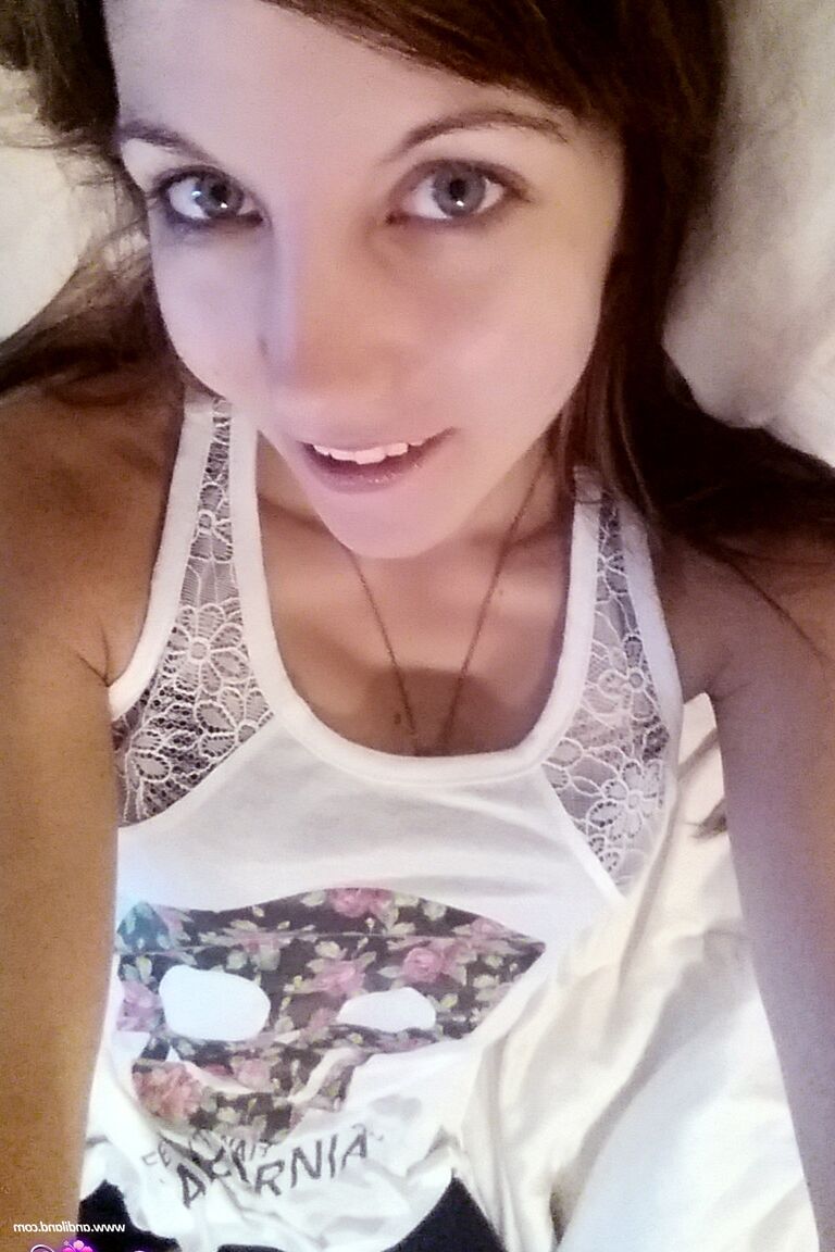 15P Fotos pessoais e espontâneas de Andi tiradas com seu telefone