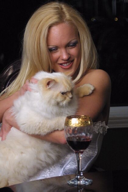 21P Photos porno Angelina