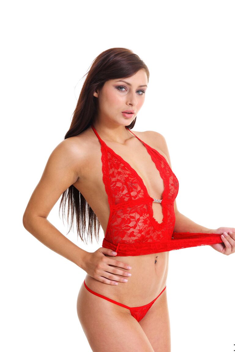 15P Solo girl Noemi Moon peels off a red dress and thong in matching heels