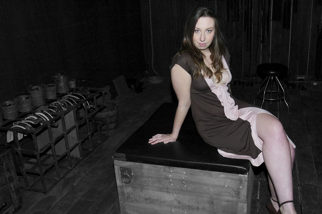 18P Device Bondage Alyssa
