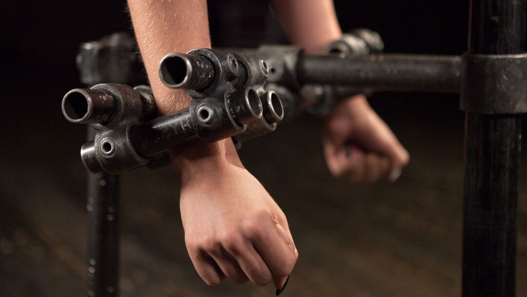 21P Device Bondage Iona Grace, The Pope
