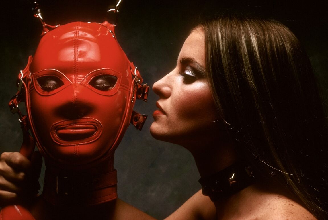 15P Hottie in sexy red latex outfit gets dominated and tortured by blonde Femdom