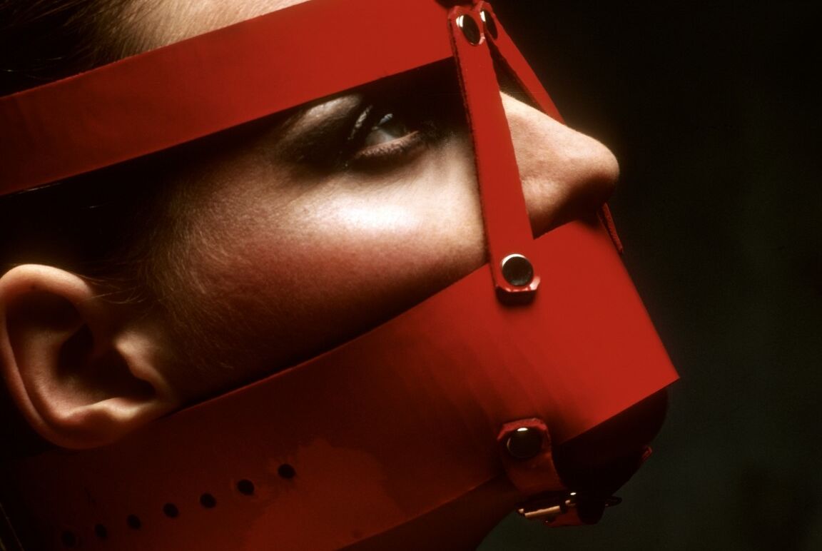 15P Hottie in sexy red latex outfit gets dominated and tortured by blonde Femdom