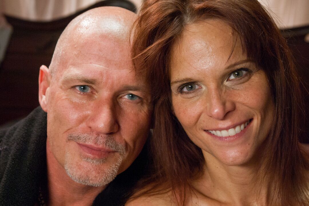 21P Impressionante MILF com grandes juggs Syren de Mer é fodida em sexo violento em cativeiro