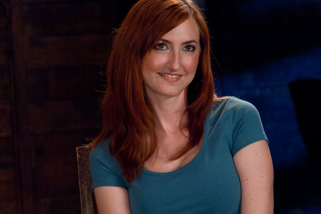 21P 背の高い赤毛の熟女ケンドラ・ジェームスが変態に縛られて拷問される
