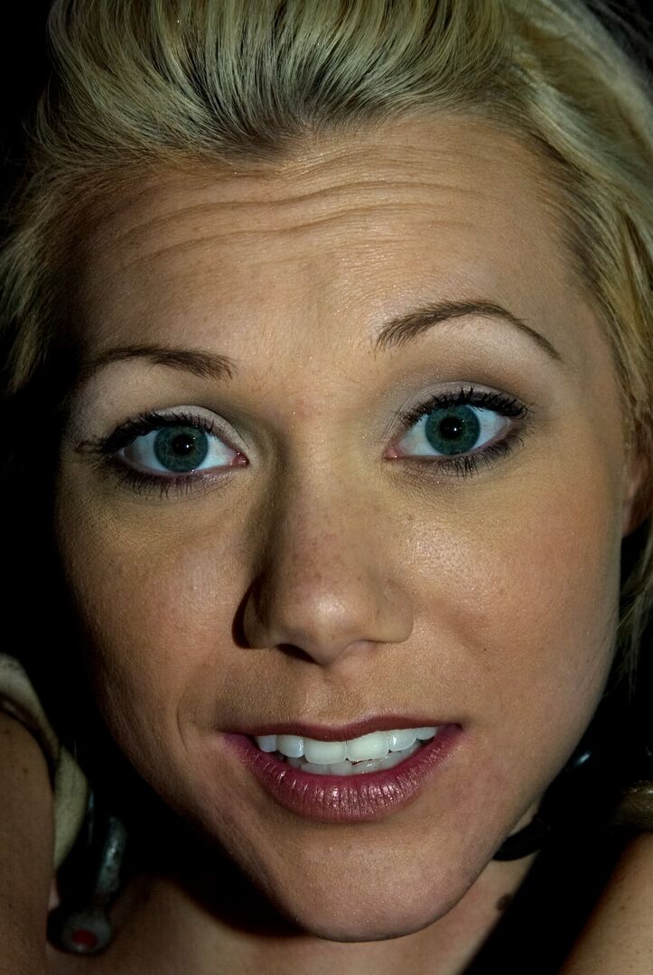 21P Device Bondage Samantha Sin