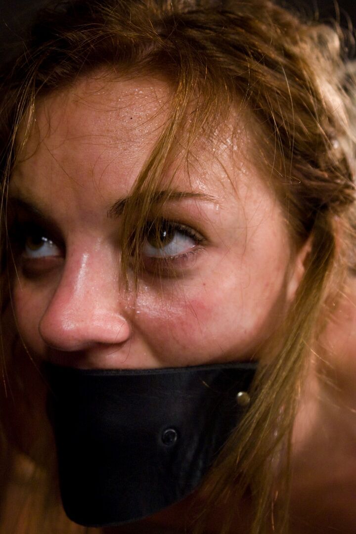 21P Hogtied Amber Rayne, Kirra Lynne