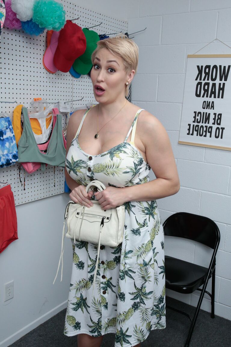 21P MILF shoplifter Ryan Keely fucks the naughty policeman to get released