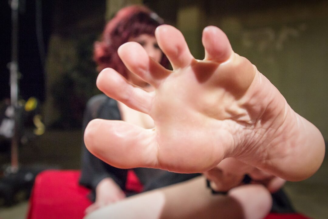 21P Adoración de pies Jake Jammer, Maitresse Madeline Marlowe
