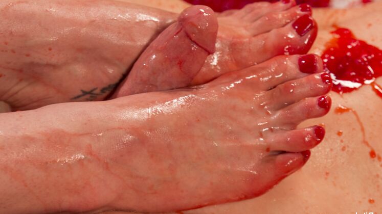 15P Peeping tom humiliated in sploshing mess
