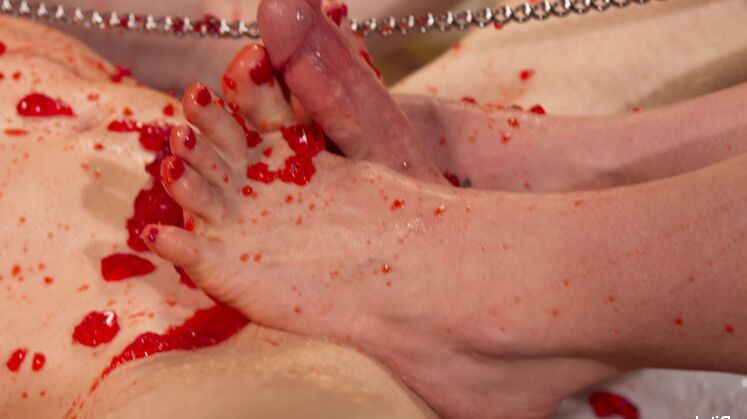 15P Peeping tom humiliated in sploshing mess