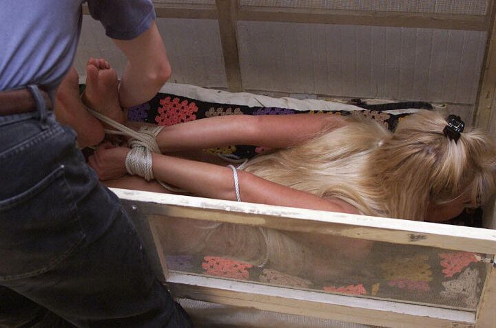 21P Nude blonde Janay getting tied up and locked up in the small cage