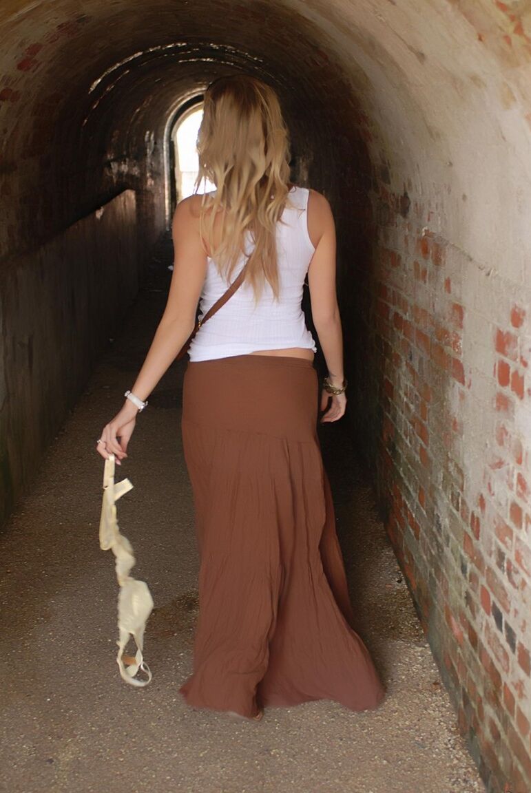12P Solo girl Hayley Marie Coppin flashes her bare ass while walking on sidewalk