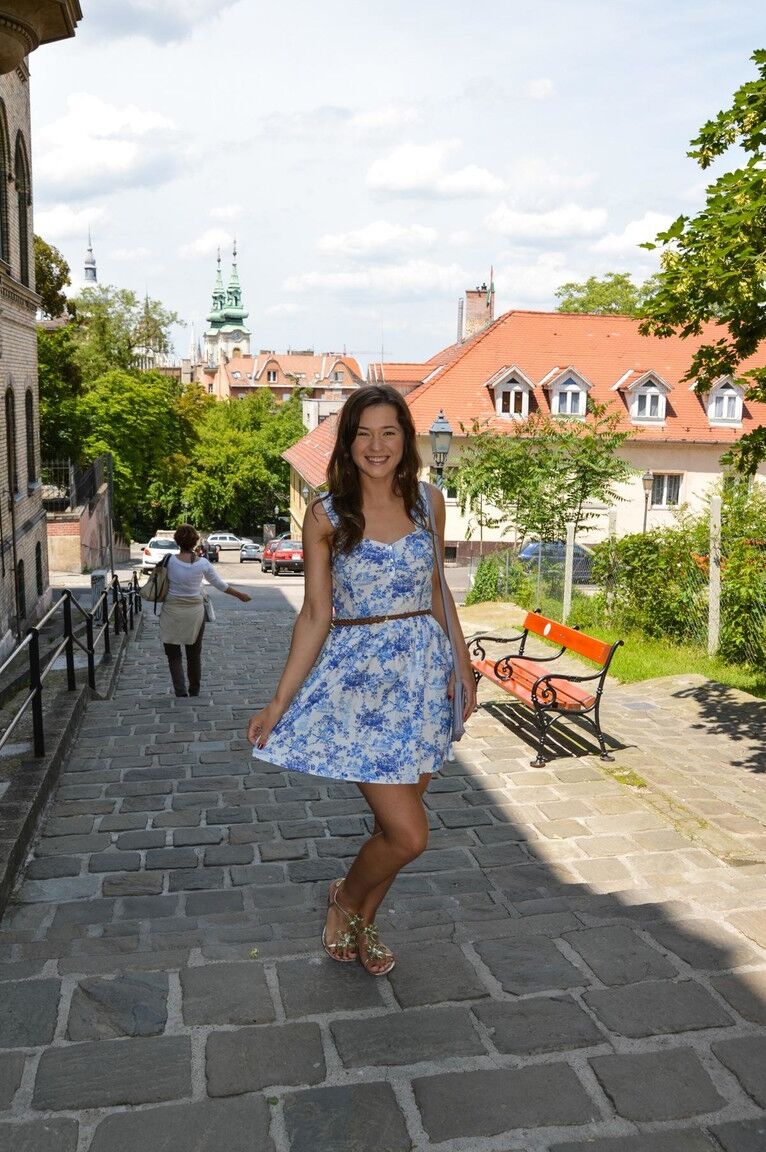 21P La sexy Savannah Secret et un léchage de MILF torride