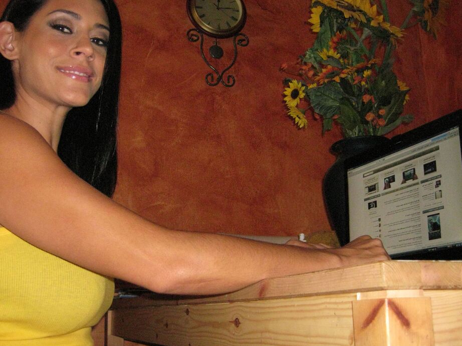 16P Busty Latina ex-gf Raylene takes selfies of her hanging labia lips
