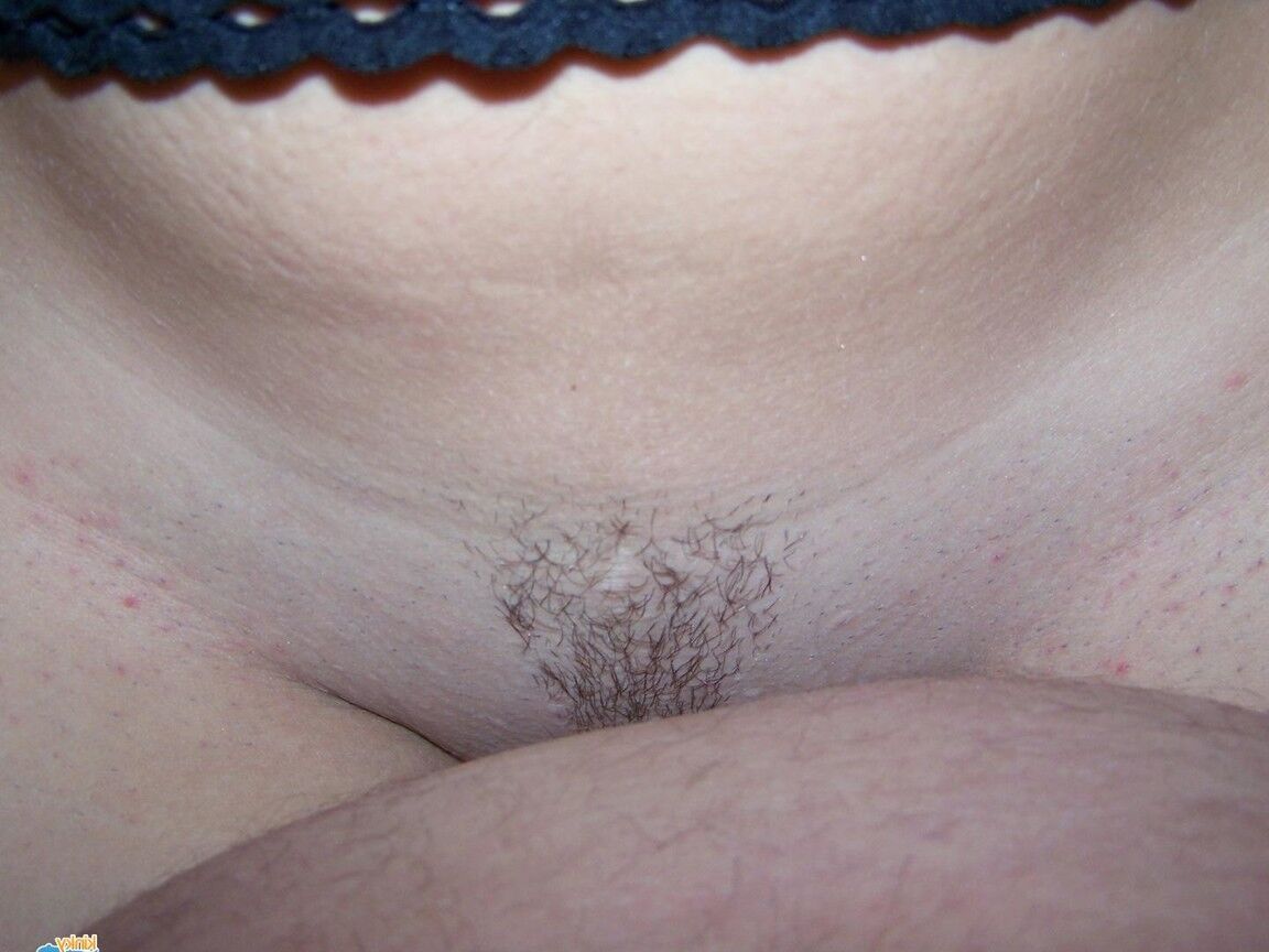 16P La MILF amateur Toni Faye se pone su traje de amante y se la follan