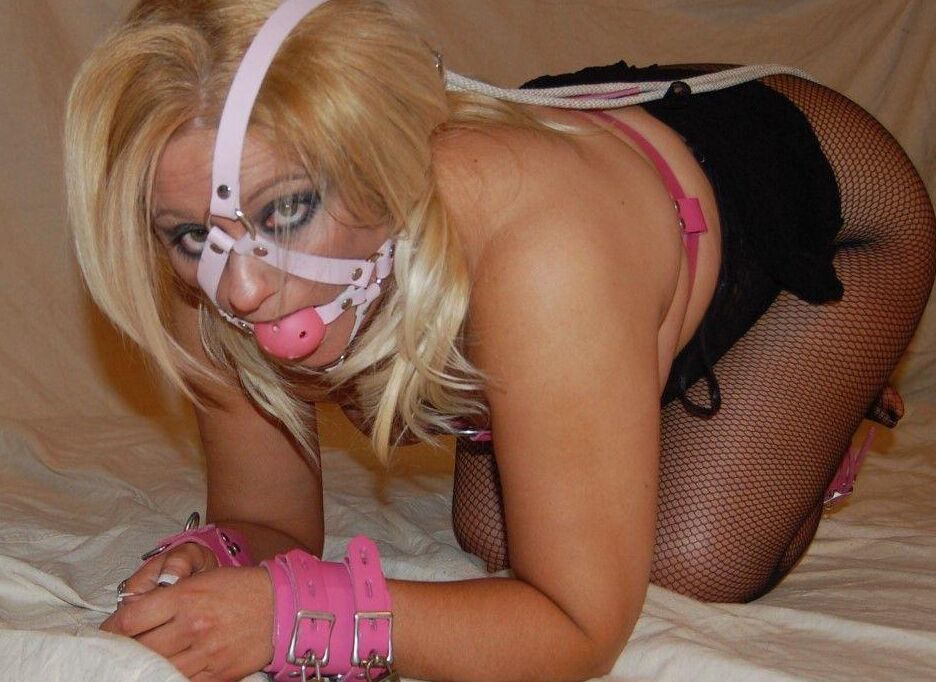 15P Black Fox Fetish In The Pink