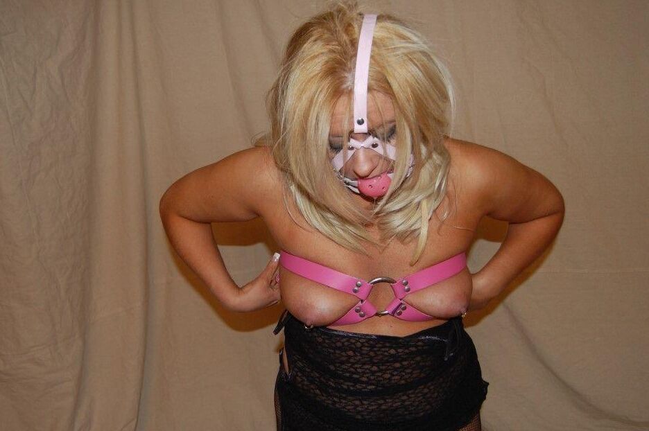 15P Black Fox Fetish In The Pink